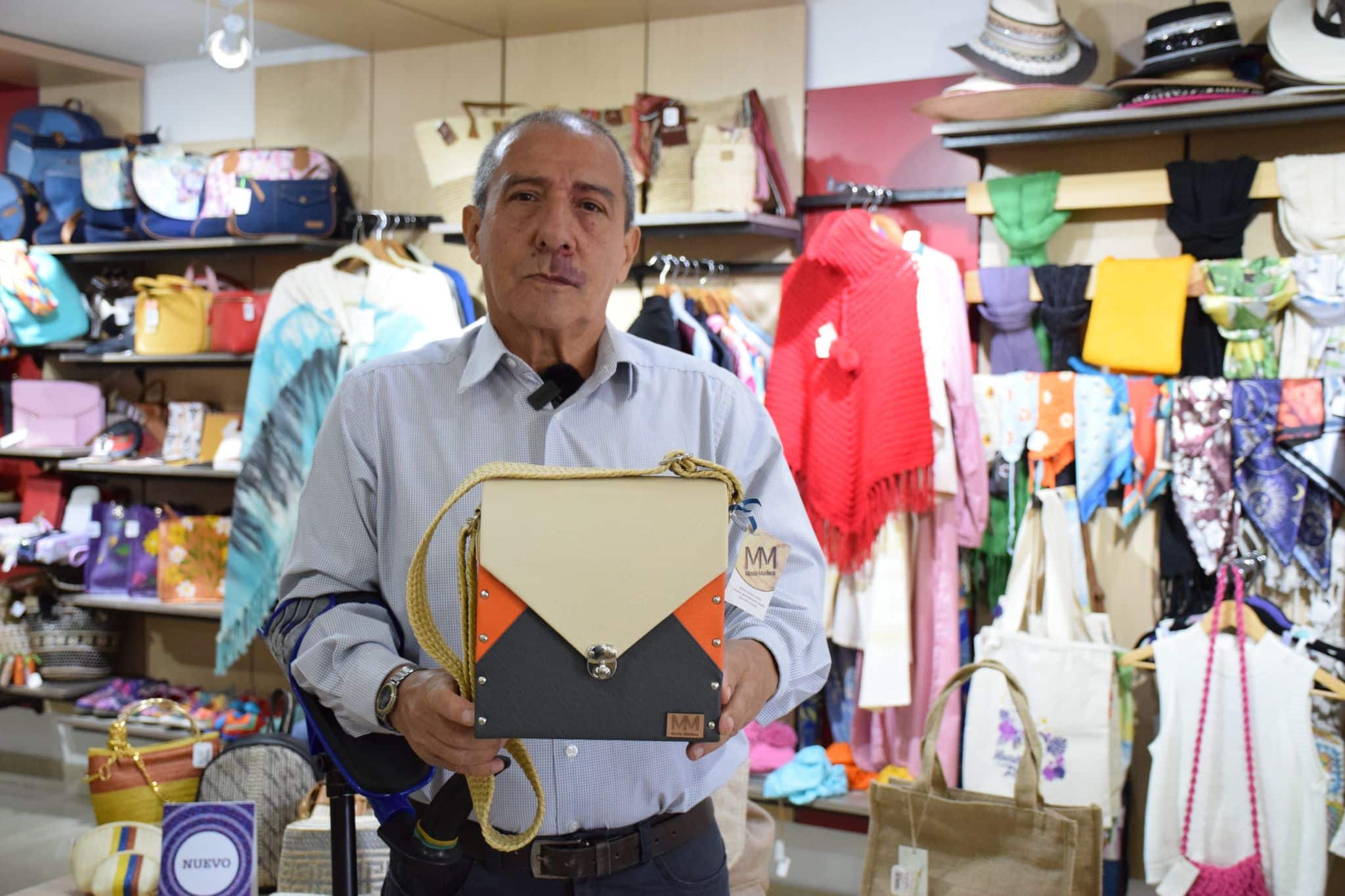 De mis Manos Persistencia Empresarial Moda en Madera Juan Manuel Betancourt