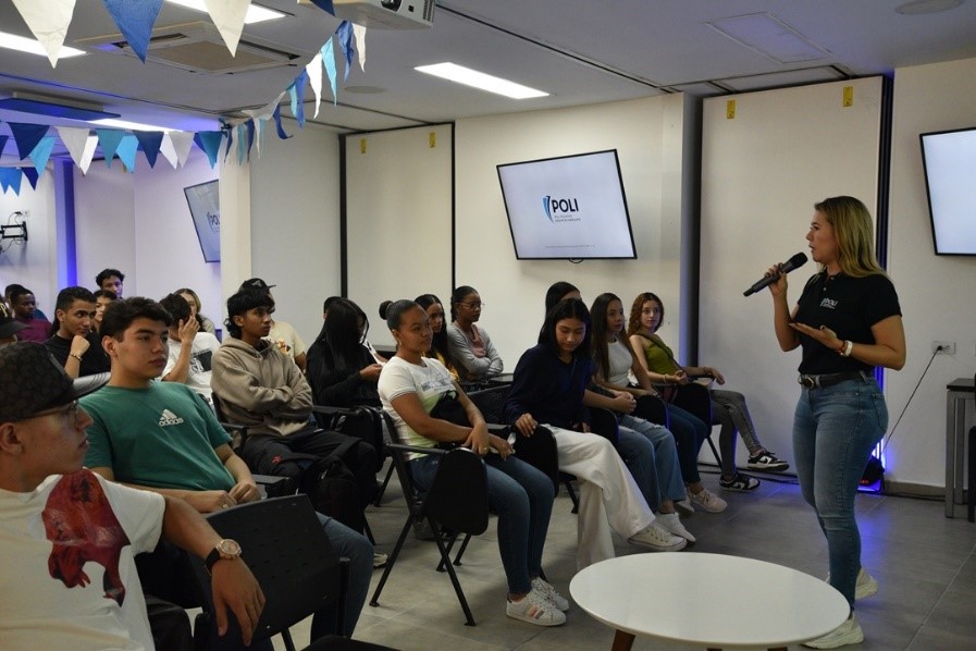 Impulsando el acceso a la educación y emprendimiento con «Latidos de Solidaridad»