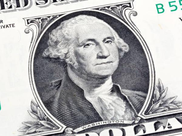 Dólar cae con fuerza este martes y rompe a la baja la barrera de los $4.100