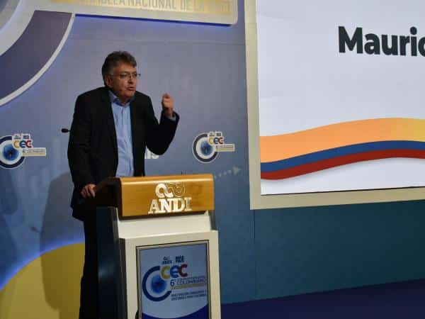 ¿A qué se debe la desaceleración económica que vive Colombia? Mauricio Cárdenas